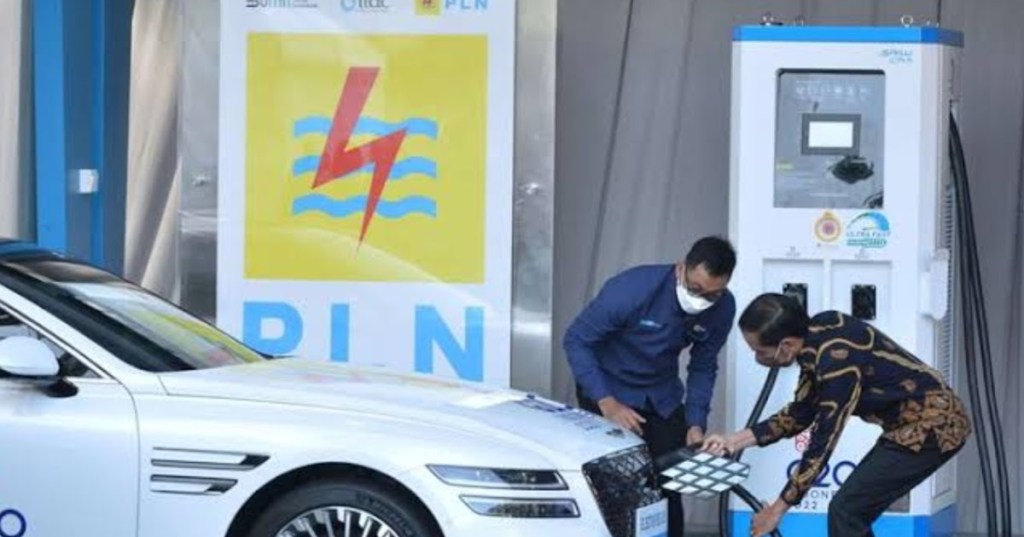 Siap-siap Galau, Rifat Sungkar Ungkap Masa Depan Mobil Listrik Indonesia Masih di&nbsp;Awang-awang