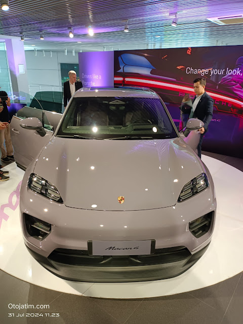 Porsche Resmi Bawa The New All-Electric Macan 4 ke&nbsp;Surabaya