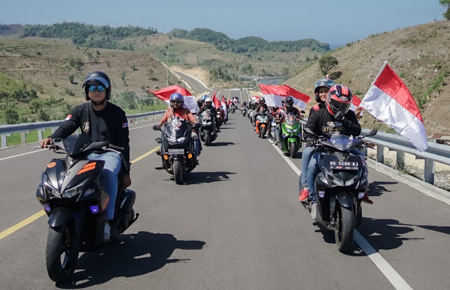 Puluhan Rider Yamaha Serbu Pantai Sine Tulungagung, Rayakan HUT RI&nbsp;Ke-79
